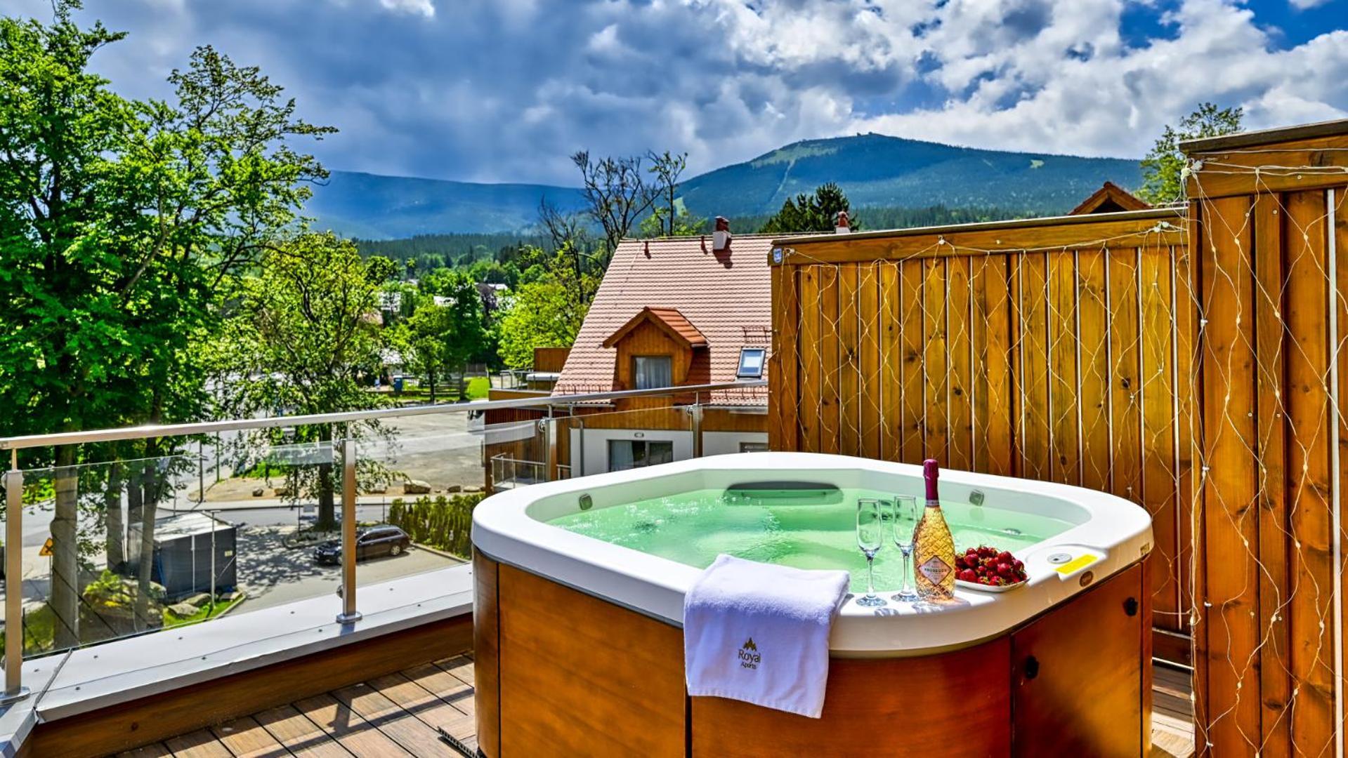 Royal Prestige Collection Z Prywatnym Jacuzzi - Stone Hill Resort Z Basenem I Saunami Szklarska Poręba Exterior foto